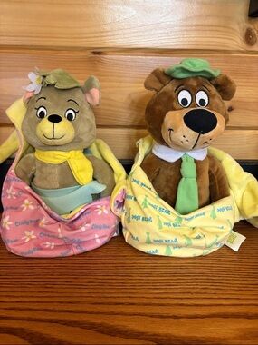 Yogi Bear & Cindy Bear Plush Animals w/ Carriers - Jellystone Park Collectibles